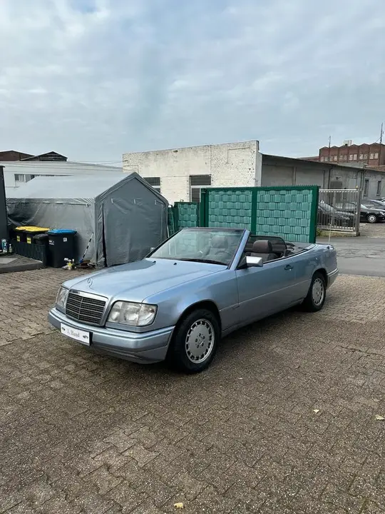 Mercedes-Benz W124