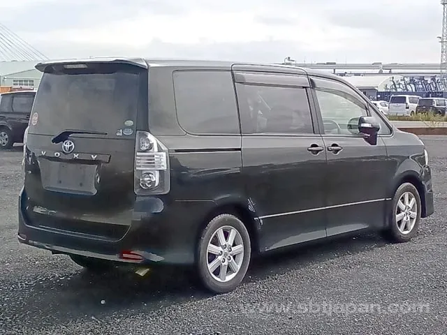 Toyota Voxy 2009 photo 4
