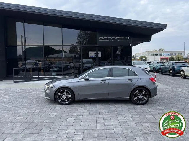 Mercedes-Benz A 180 2018 photo 3