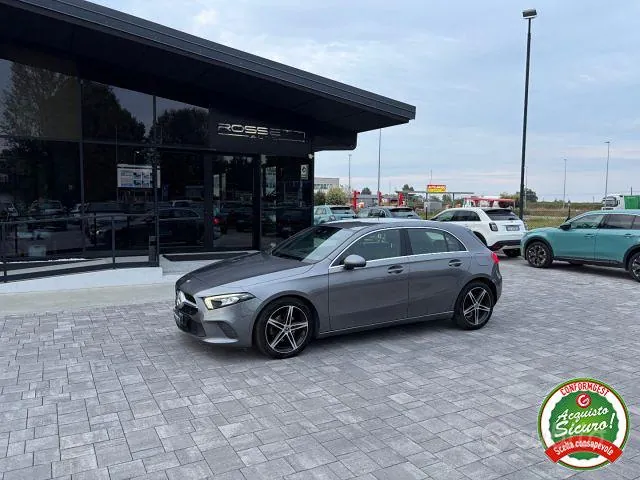 Mercedes-Benz A 180 2018 photo 2
