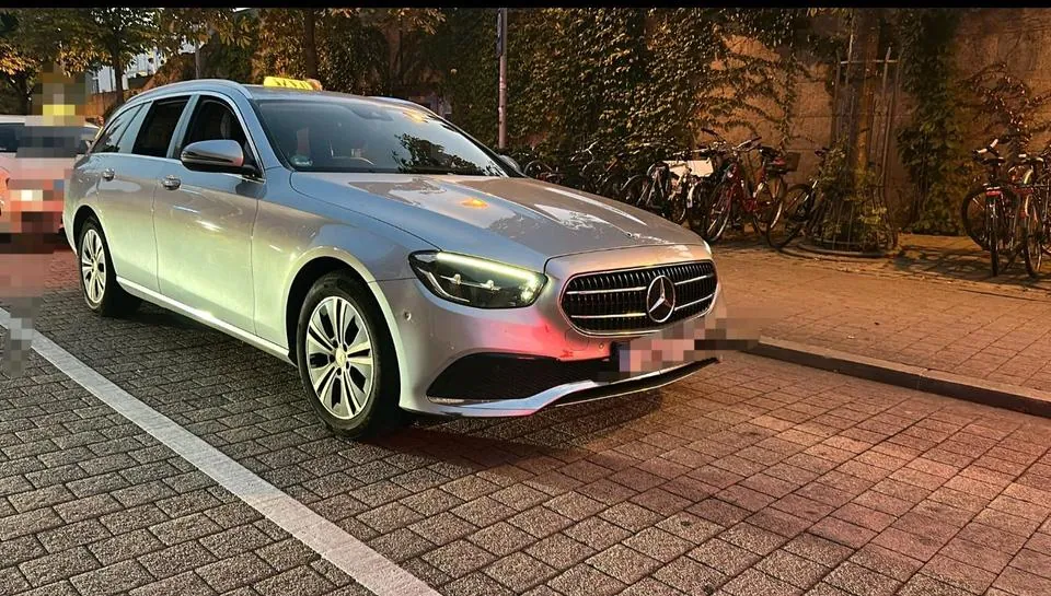 Mercedes-Benz E200