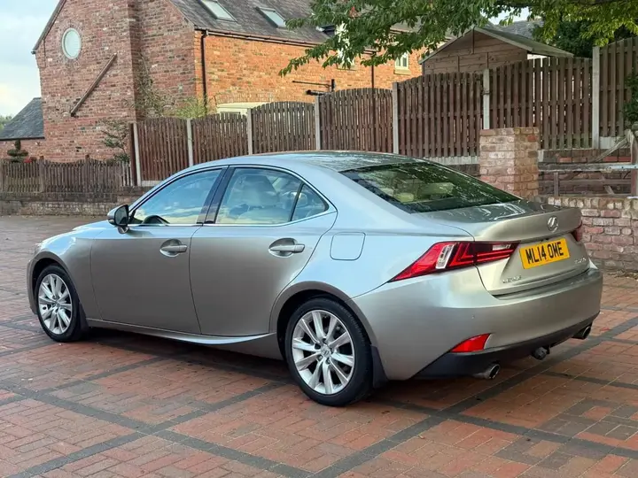 Lexus Is 2014 photo 5