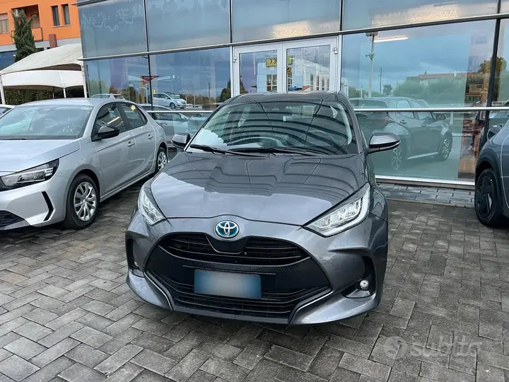 Toyota Yaris 2022 photo 2