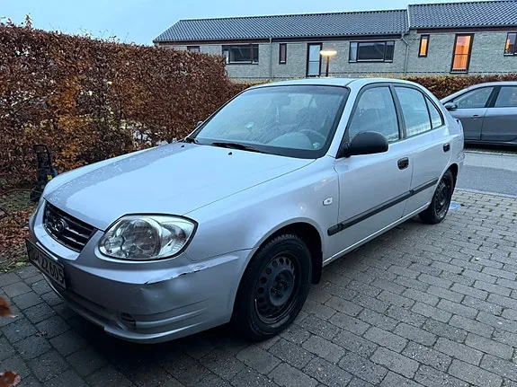 Hyundai Accent 2005 photo 2