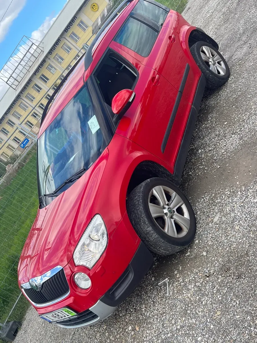 Skoda Yeti 2012 photo 2