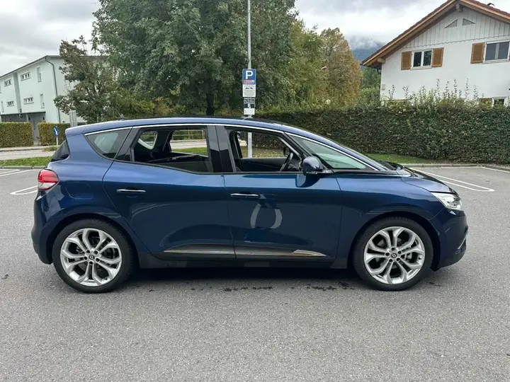 Renault Scénic 2017 photo 2