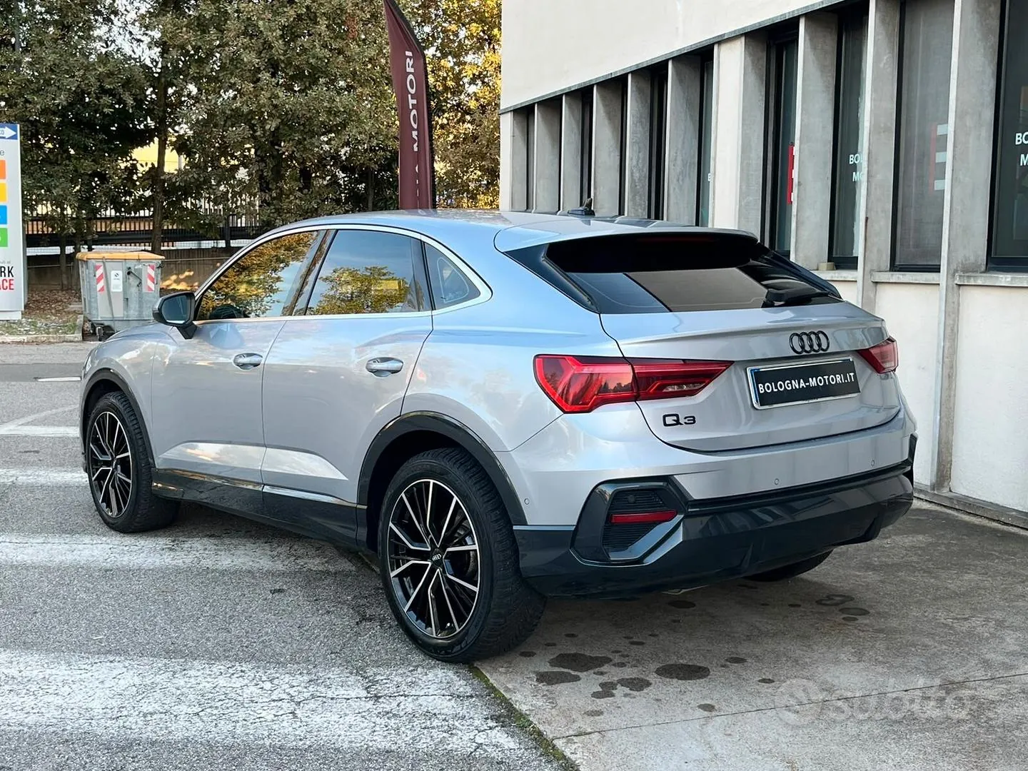 Audi Q3 2021 photo 2