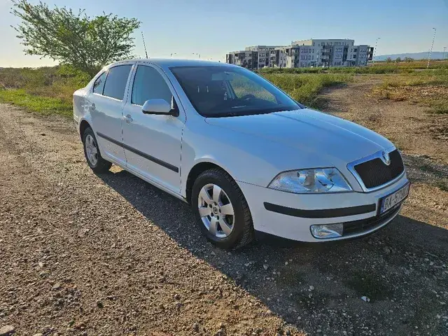 Skoda Octavia 2004 photo 2