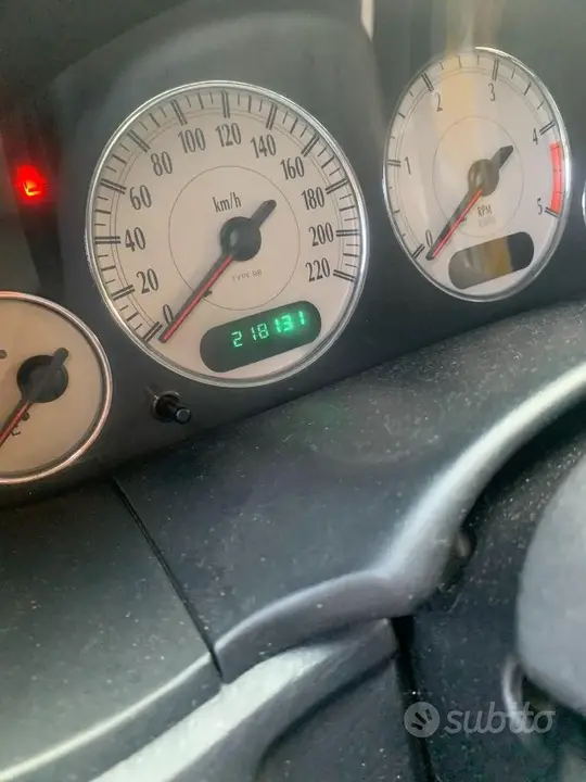 Chrysler Voyager 2005 photo 3