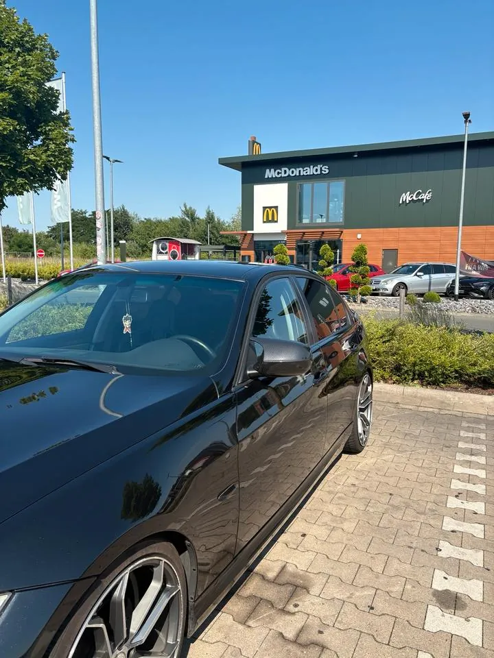 BMW E90