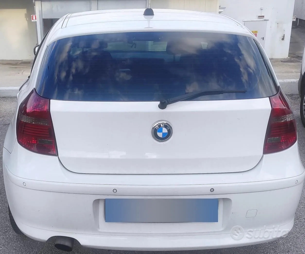 BMW 1 Series 2010 photo 2