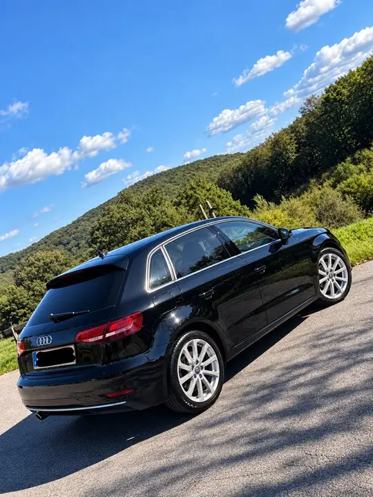 Audi A3 2018 photo 2