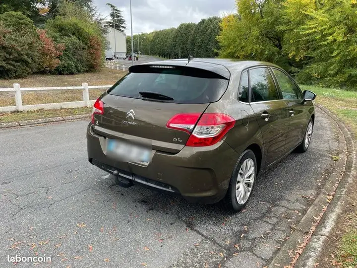 Citroen C4 2011 photo 2