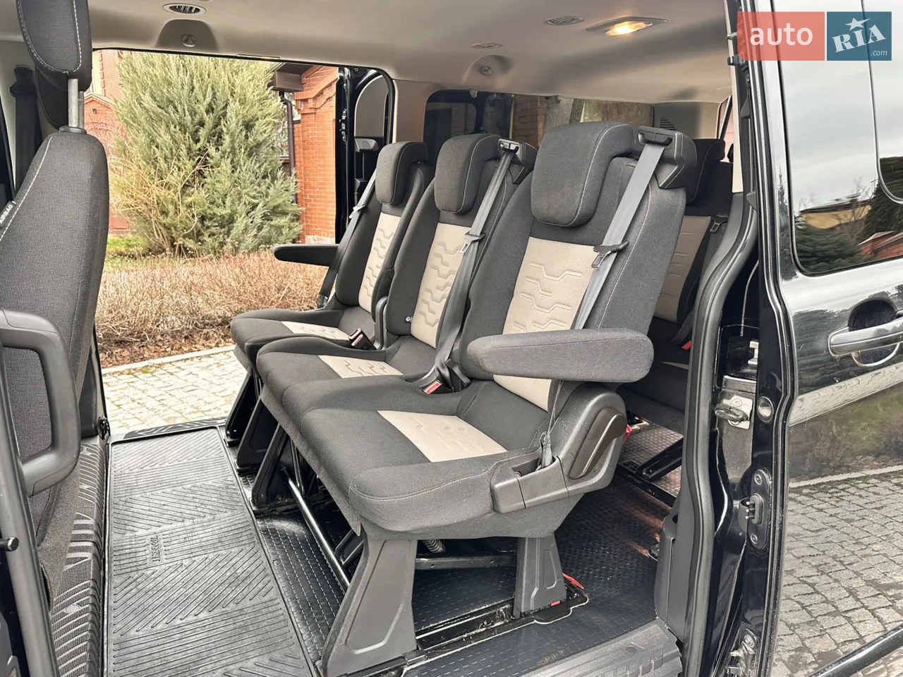Ford Tourneo Custom 2016 photo 2