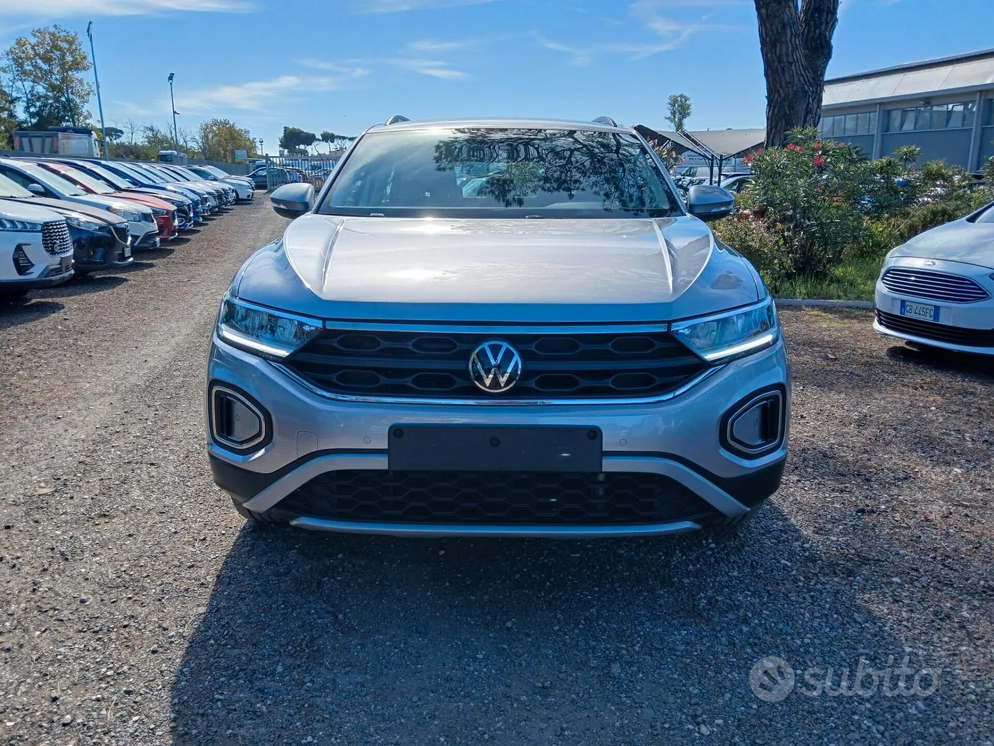 Volkswagen T-Roc 2023 photo 2