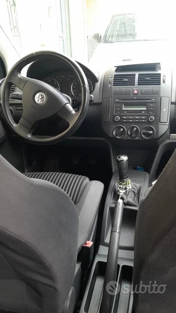 Volkswagen Polo 2007 photo 2
