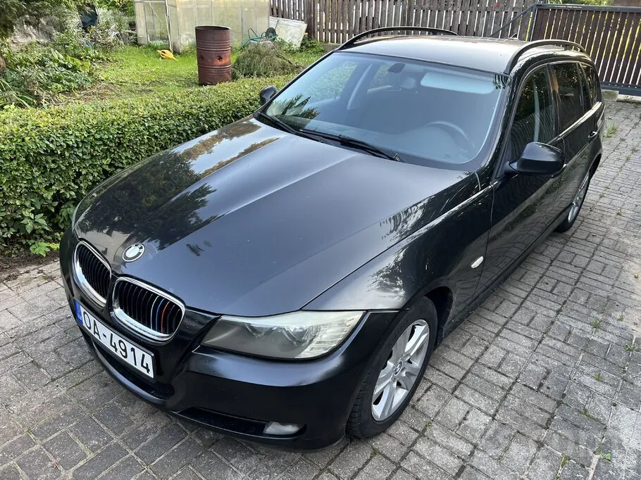 BMW 320 2009 photo 2