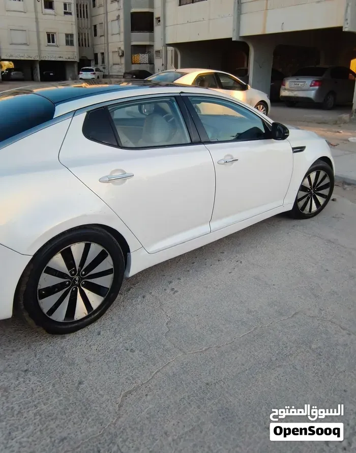 Kia Optima 2012 photo 2