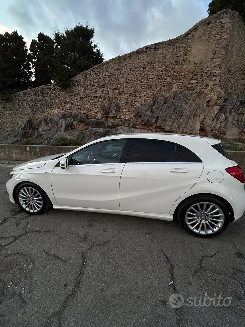 Mercedes-Benz A-Class 2015 photo 2