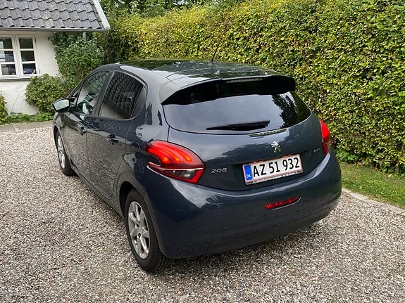 Peugeot 208 2016 photo 2