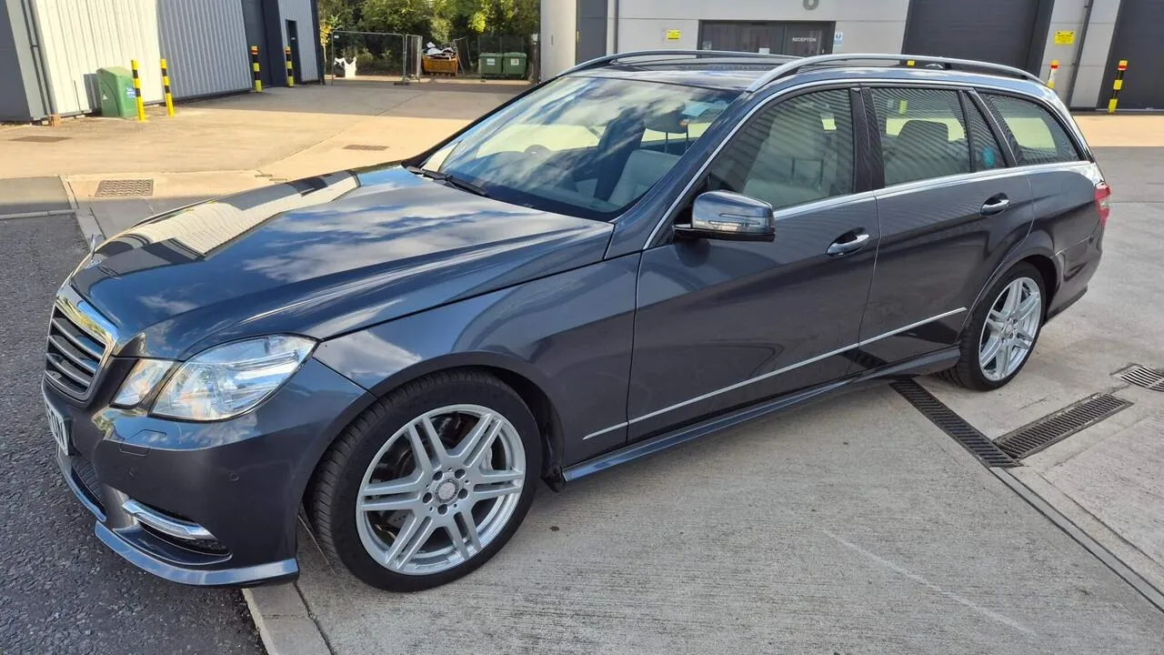 Mercedes-Benz E-Class 2013 photo 3