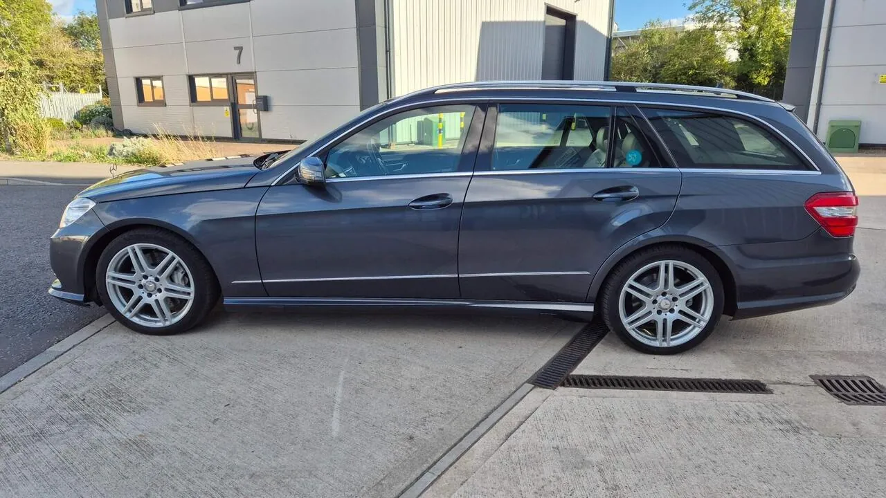 Mercedes-Benz E-Class 2013 photo 5