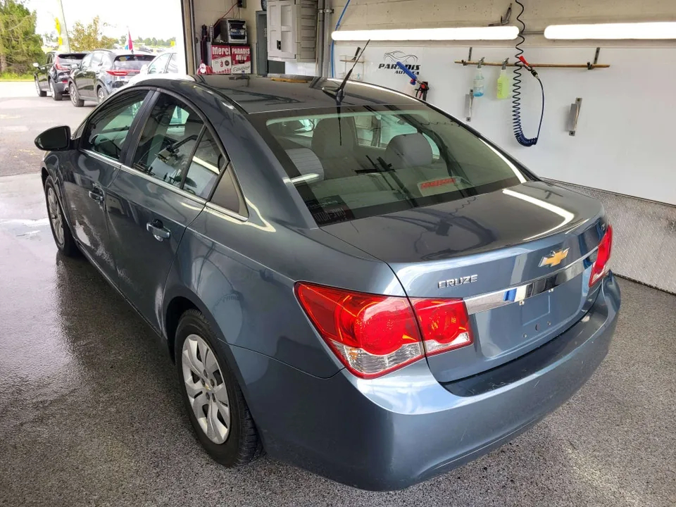 Chevrolet Cruze 2012 photo 2