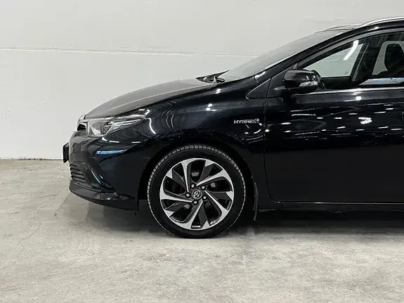 Toyota Auris 2016 photo 3