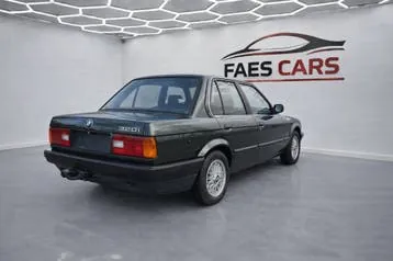 BMW 320 1988 photo 2