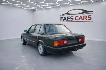 BMW 320 1988 photo 3