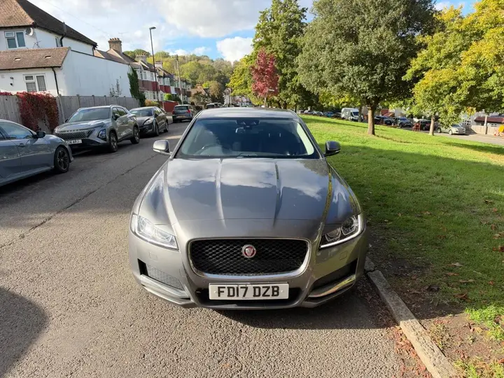 Jaguar Xf 2017 photo 2