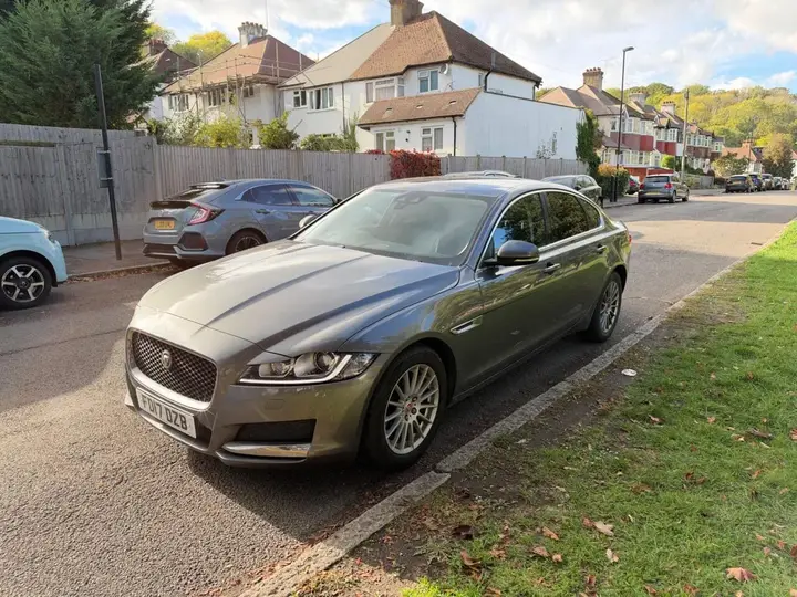 Jaguar Xf 2017 photo 3