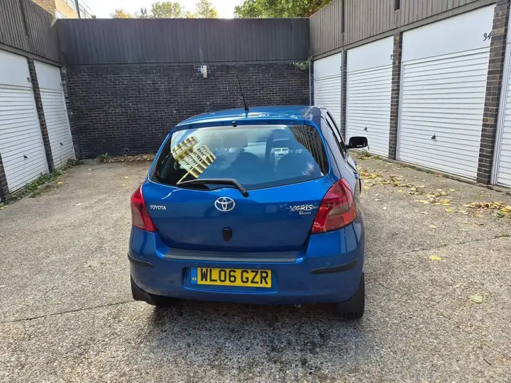 Toyota Yaris 2006 photo 3