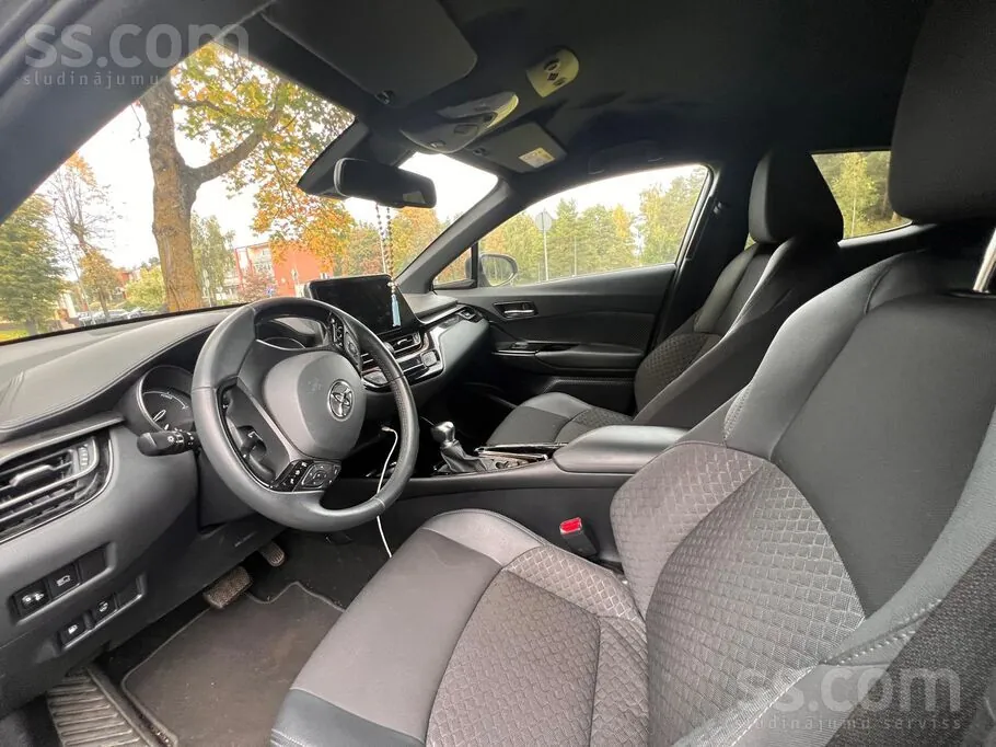 Toyota C-Hr 2023 photo 4