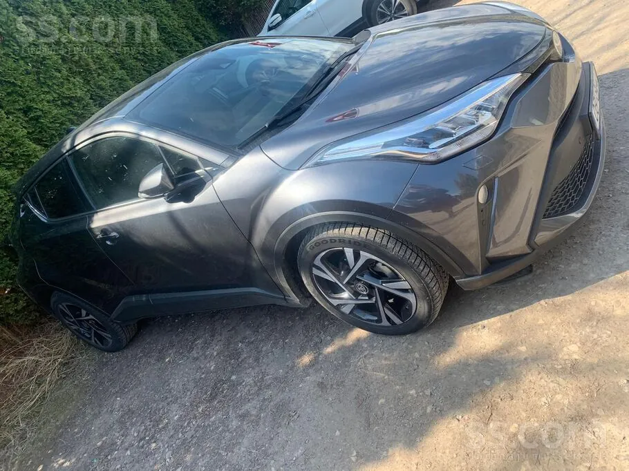 Toyota C-Hr 2023 photo 2