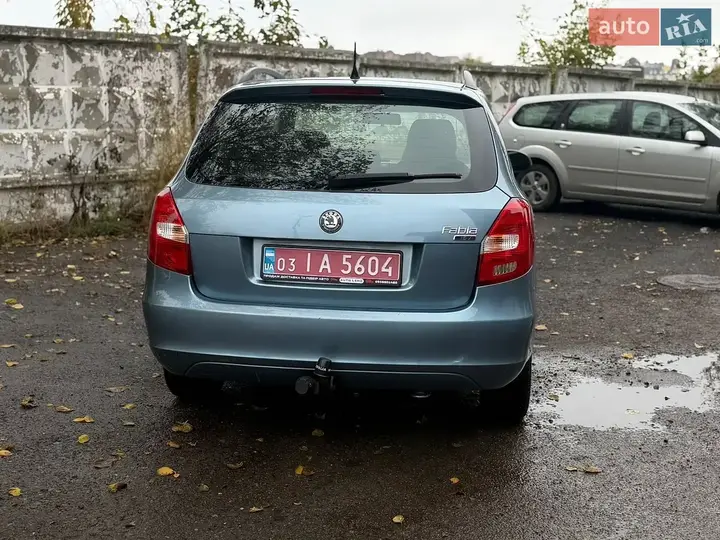 Skoda Fabia 2008 photo 4