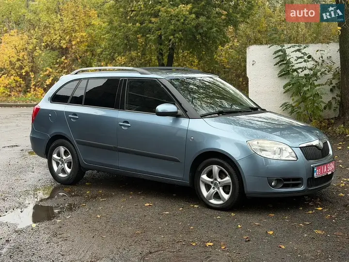 Skoda Fabia 2008 photo 5