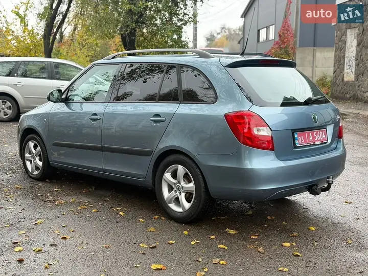 Skoda Fabia 2008 photo 3