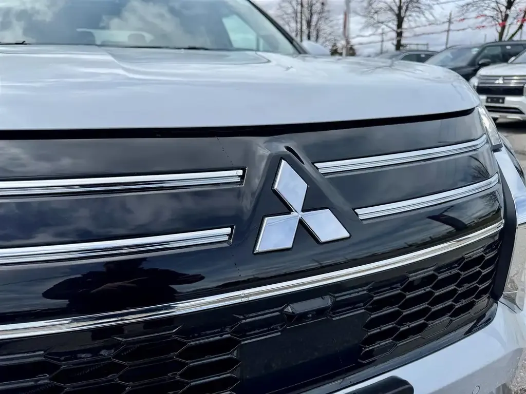 Mitsubishi Outlander 2025 photo 5