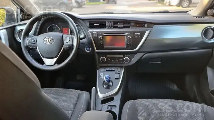 Toyota Auris 2013 photo 5