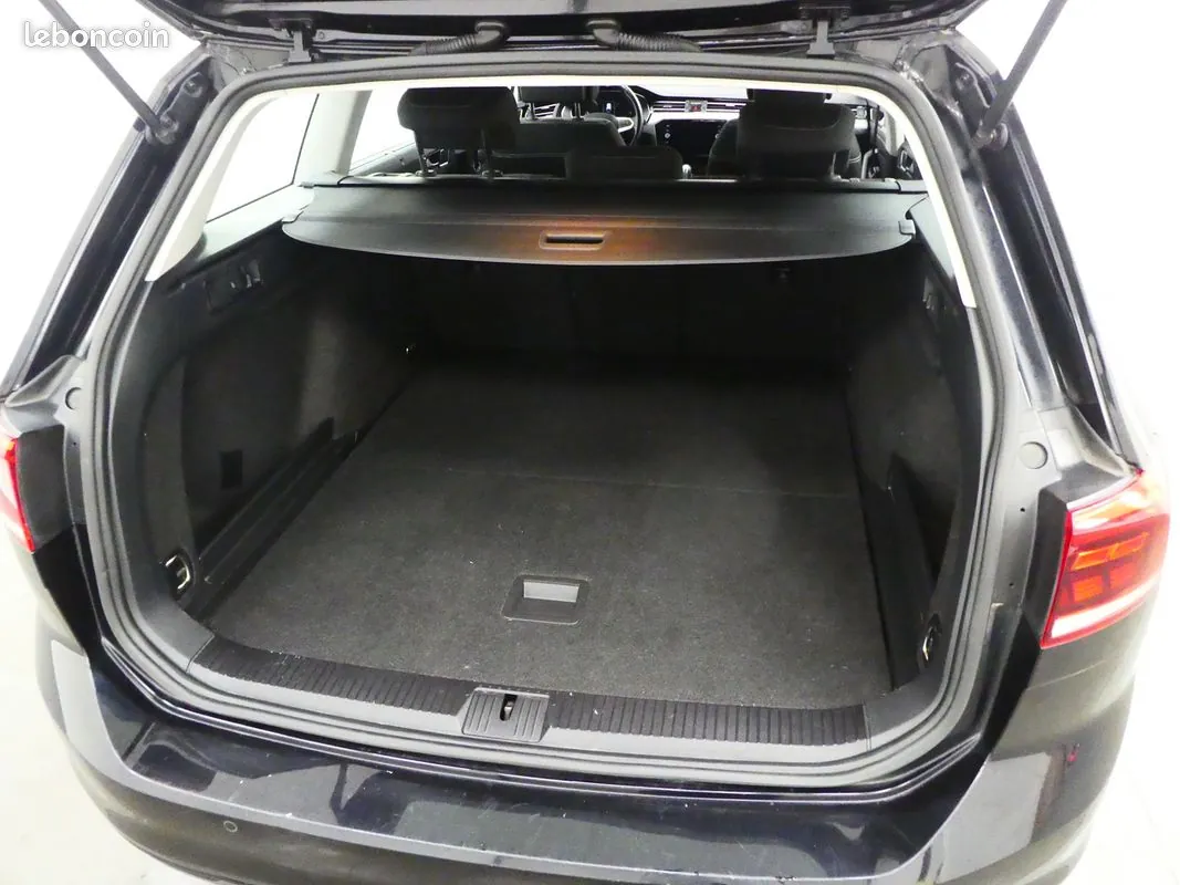 Volkswagen Passat 2022 photo 5