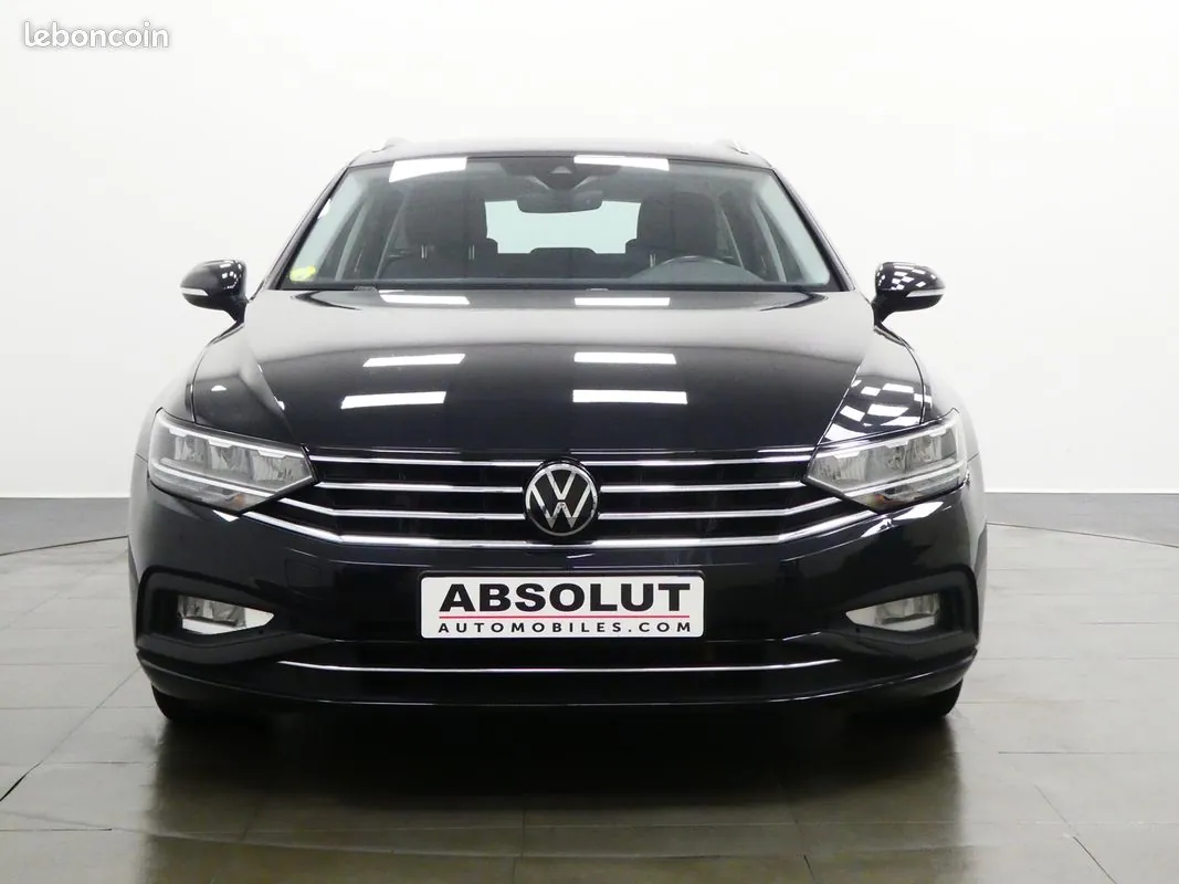 Volkswagen Passat 2022 photo 2