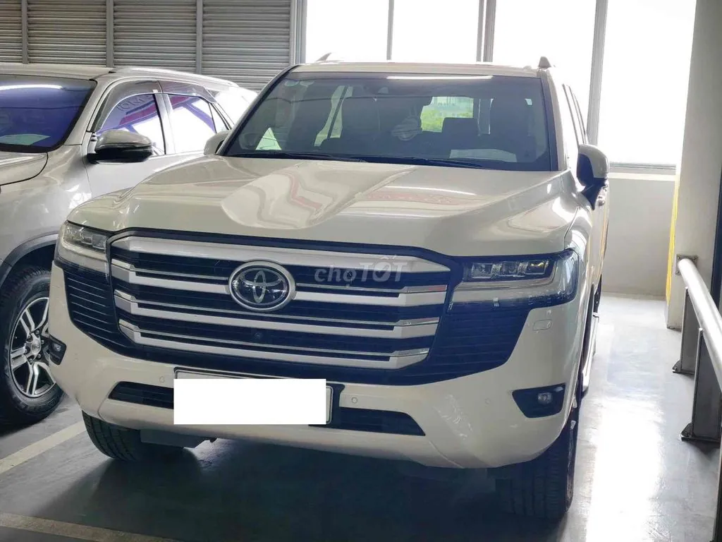 Toyota Land Cruiser Lc300 2023 photo 2