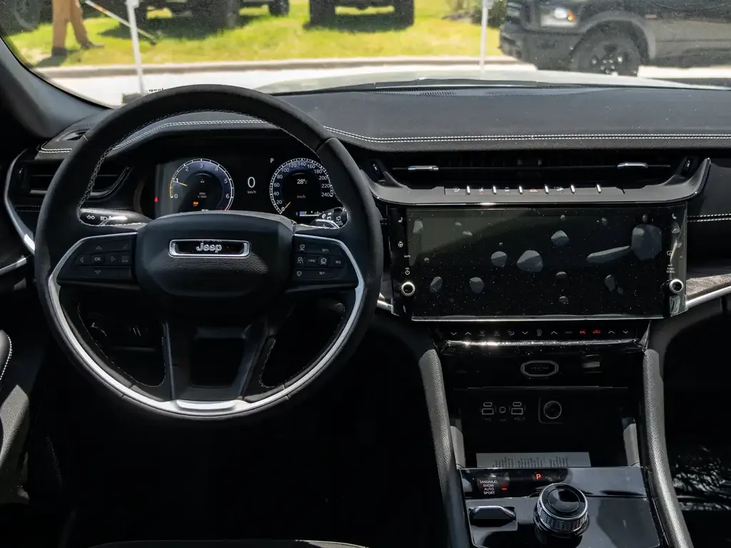 Jeep Grand Cherokee L 2026 photo 3