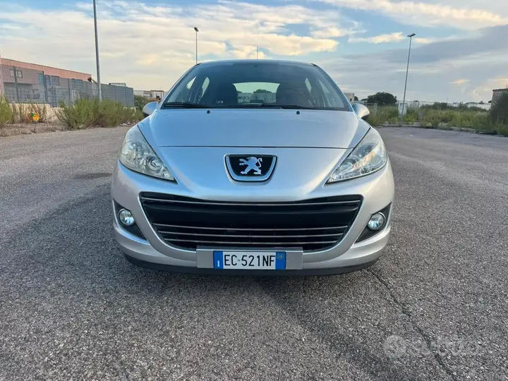 Peugeot 207 2010 photo 3
