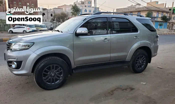 Toyota Fortuner 2015 photo 4