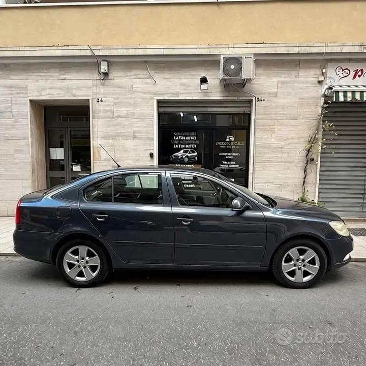 Skoda Octavia 2009 photo 4