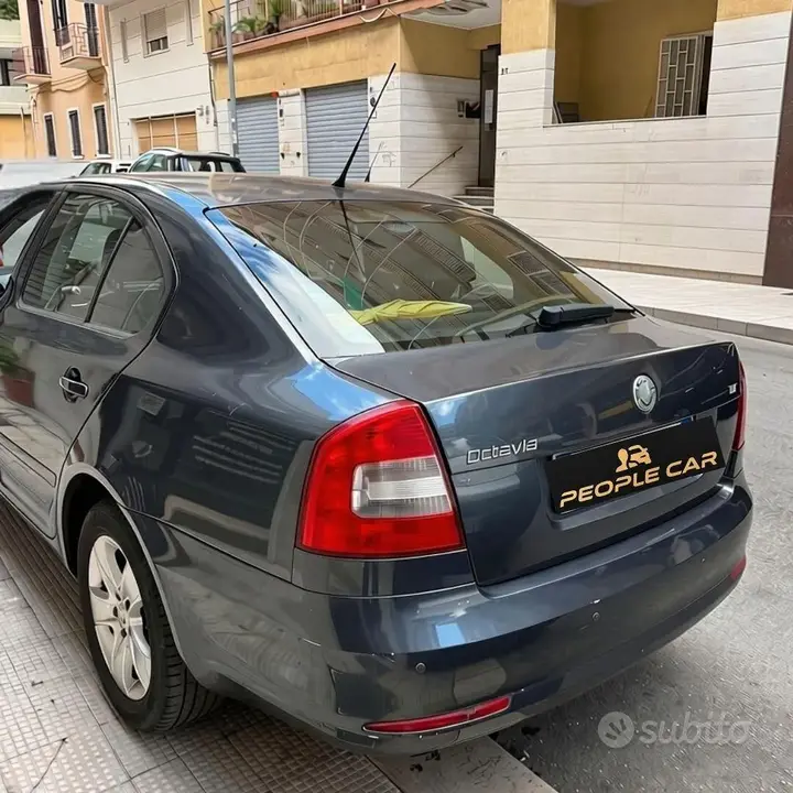 Skoda Octavia 2009 photo 3