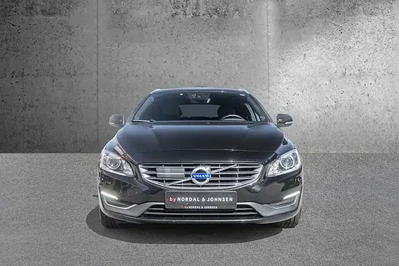 Volvo V60 2016 photo 2