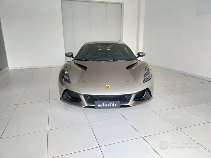 Lotus Emira 2025 photo 2